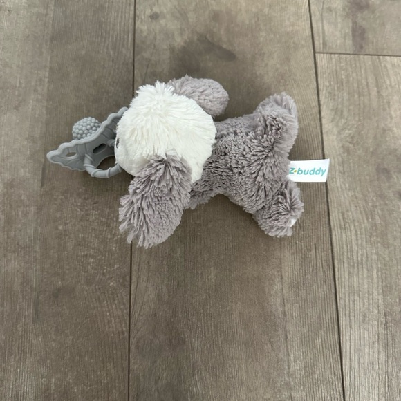 RAZBABY Razbuddy Razberry Teether/Pacifier Holder w/Removable Baby Teether Toy - Picture 3 of 7